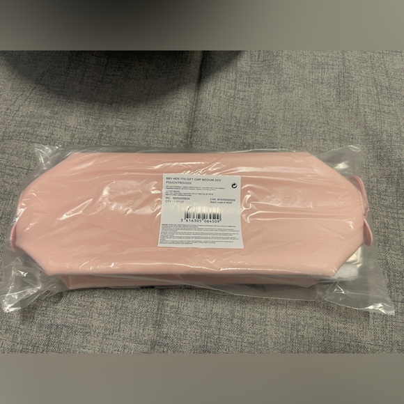 Burberry logo travel toiletry bag GWP NEW - Picture 2 of 3